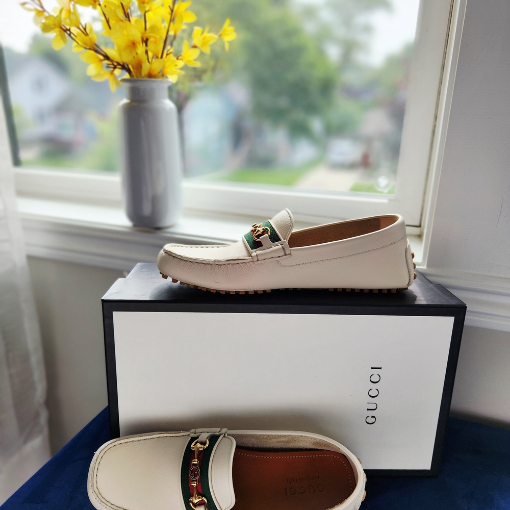 Gucci White Loafers with Green and Red Accents - Picture 2 of 6
